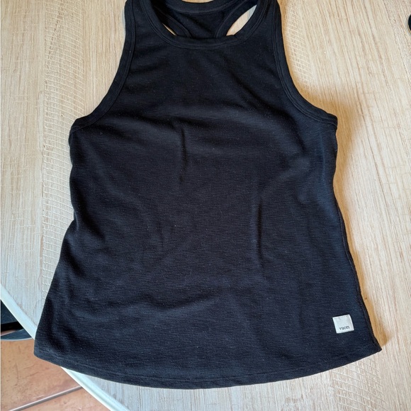 Vuori Tops - Vuori Black Tank Top size small